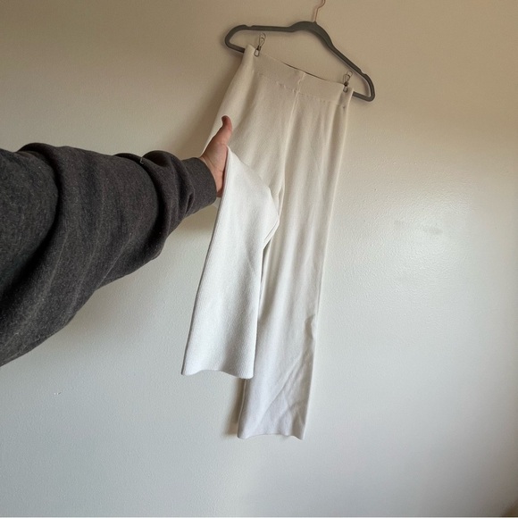 Women’s Boutique V Neck Wide / Flare Leg White Sweater Set Size Small - Picture 9 of 16